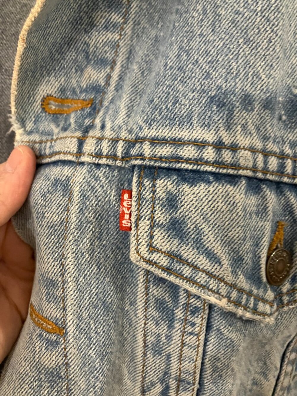 Levi Jean Jacket - Picture 2 of 4